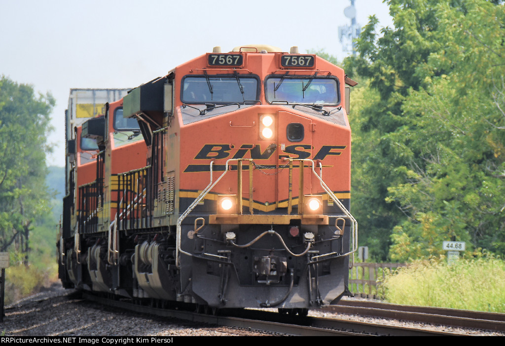 BNSF 7567